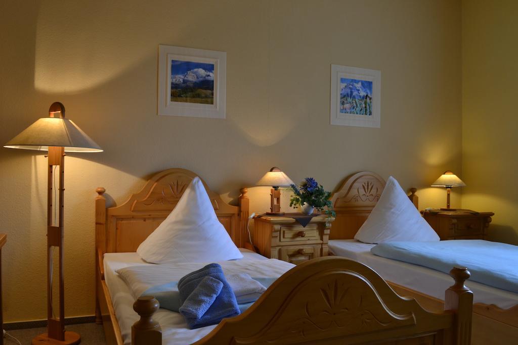 Landhotel Kertscher-Hof Schmölln Zimmer foto